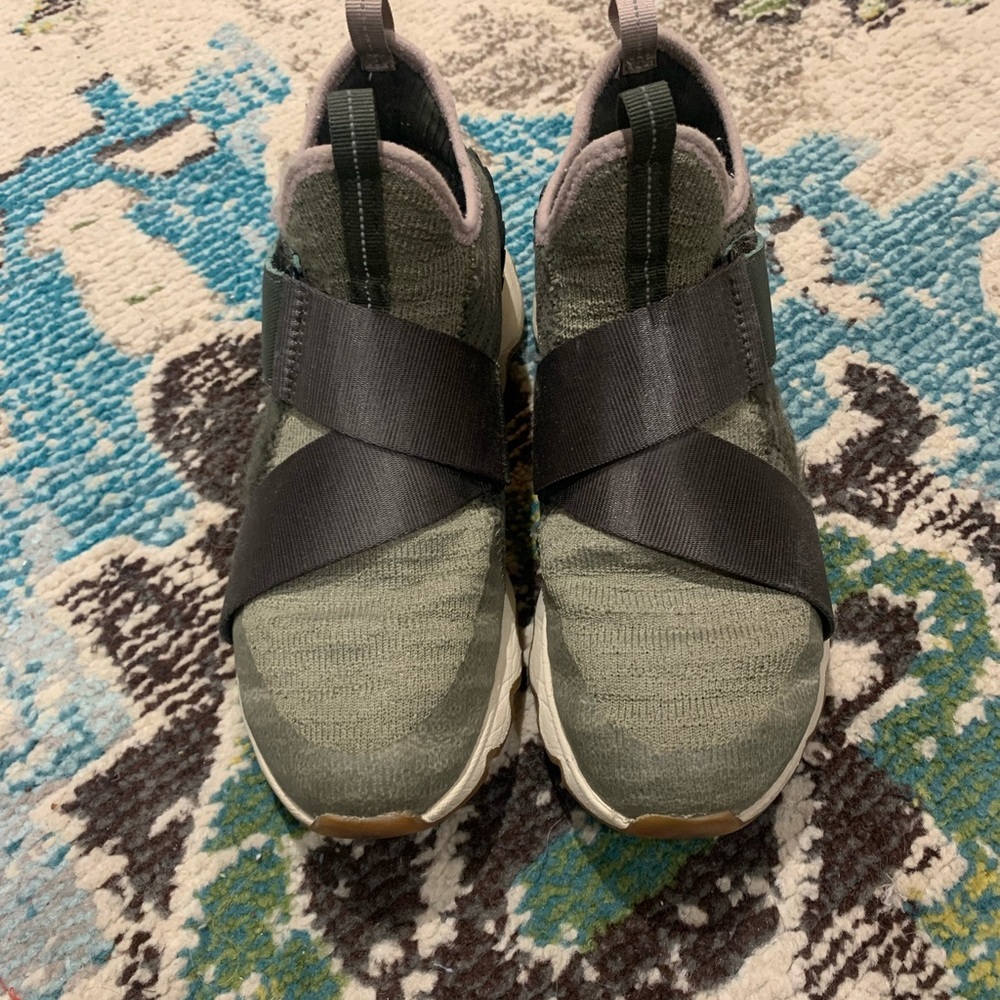 Sorel Kinetic high top sneaker, size 8